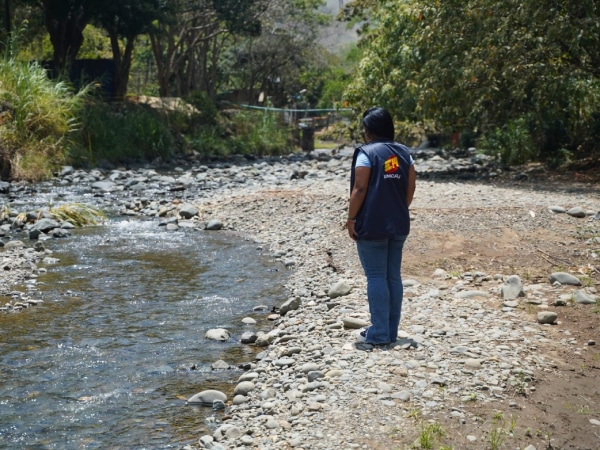 Bajo Caudal De Los Rios En Cali.jpg