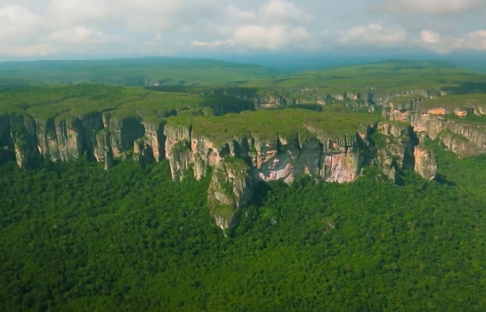 Parque Nacional Chiribiquete.jpg