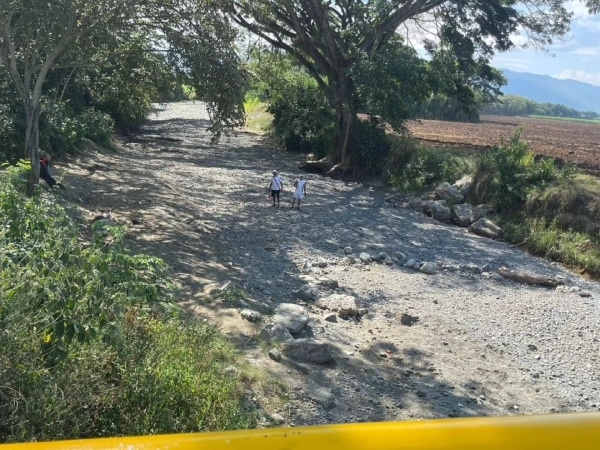 Rio Guabas Sin Una Gota De Agua.jpg