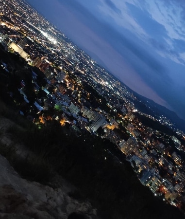 Ascenso Nocturno Al Cerro De Las Tres Cruces Deportistas Reclaman Mas Seguridad.jpg