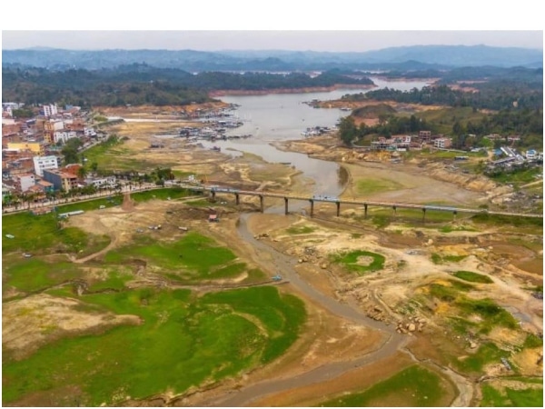 No Hay Paseo En Lancha Asi Se Ve El Embalse De Guatape.jpg