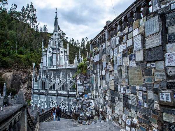 280 23 Santuario De Las Lajas.jpg