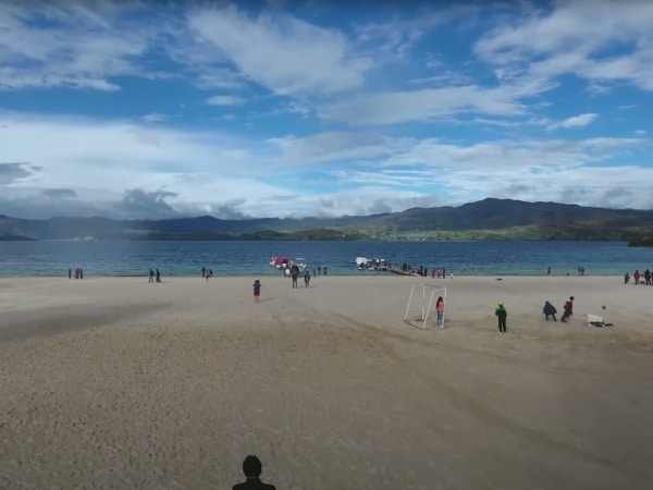 Lago De Tota En Boyaca Tiene La Playa Mas Alta Del Mundo.jpg